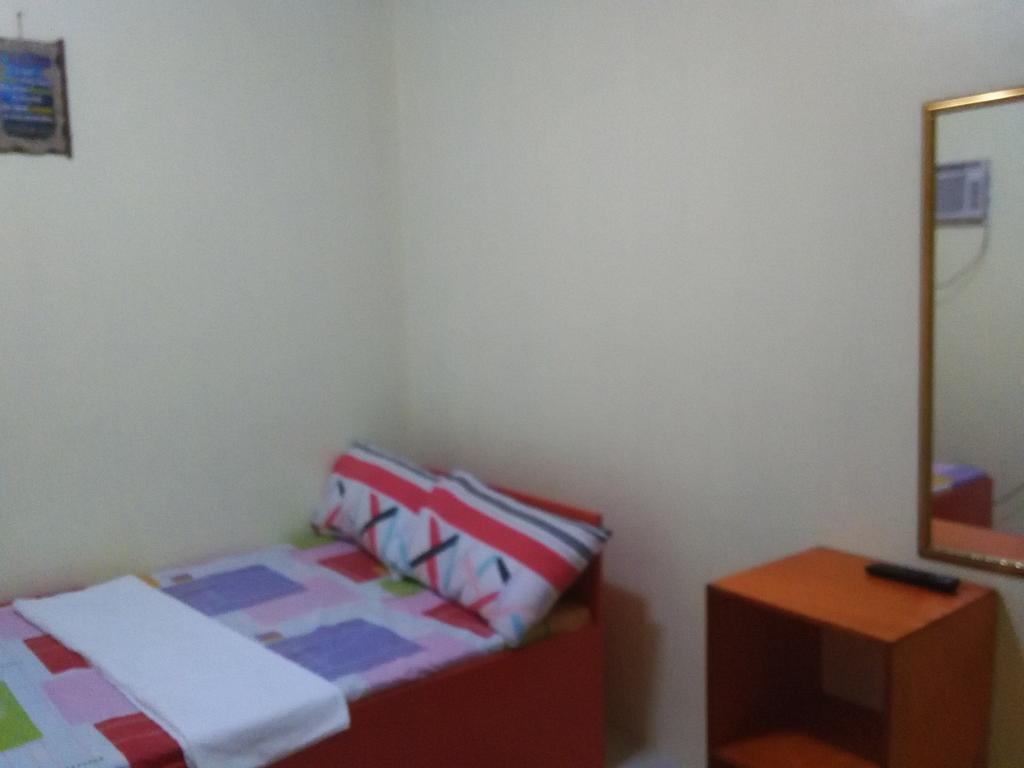 Aranas-Carillo Travellers Inn Kalibo Zimmer foto